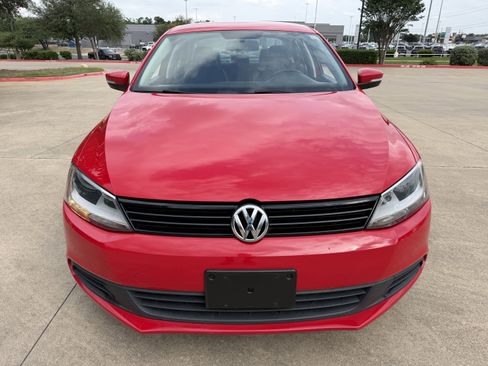 Used 2014 Volkswagen Jetta SE image 2