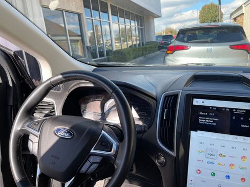 Used 2022 Ford Edge SEL image 34