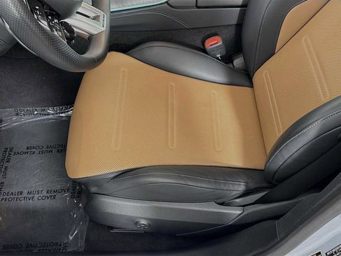 Used 2025 Mercedes-Benz E 53 AMG e 4MATIC Sedan image 19