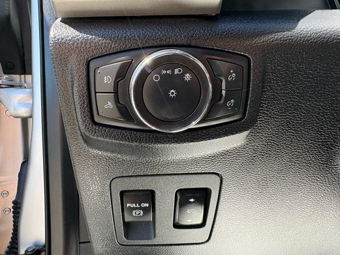 Used 2018 Ford F150 Lariat w/ Equipment Group 502A Luxury AWD/4WD image 18