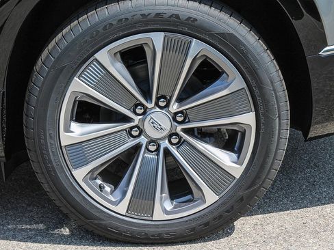 Used 2026 Cadillac Vistiq Luxury image 11