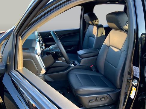 Used 2024 GMC Canyon Elevation w/ Elevation Premium Package RWD image 8