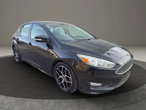 Used 2015 Ford Focus SE w/ SE Sport Package image 3