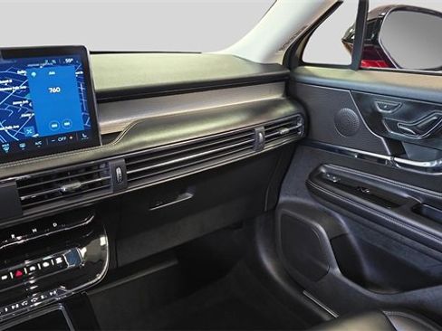 Used 2023 Lincoln Corsair Standard image 24