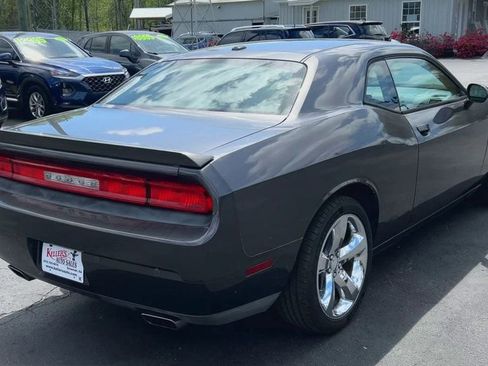 Used 2014 Dodge Challenger SXT Plus RWD image 8