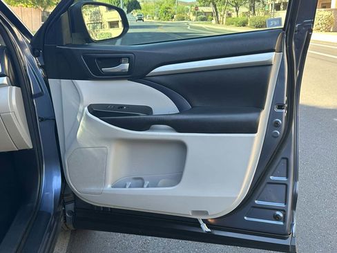 Used 2015 Toyota Highlander XLE FWD image 52