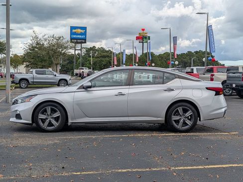 Used 2022 Nissan Altima 2.5 S FWD image 8