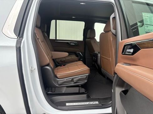 New 2026 Chevrolet Suburban High Country w/ Sun And Tow Package image 19