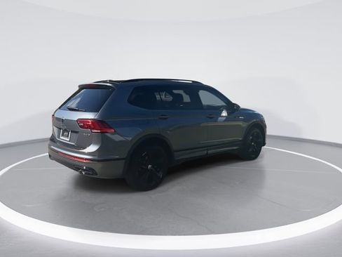 Certified 2024 Volkswagen Tiguan SE R-Line image 8
