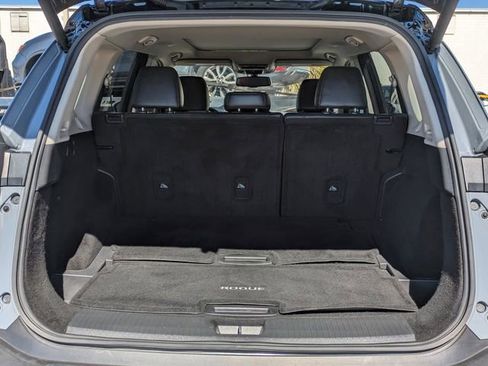 Used 2021 Nissan Rogue SL w/ Premium Package image 14