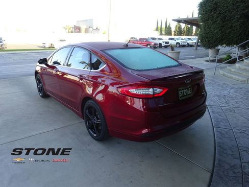 Used 2016 Ford Fusion SE image 6