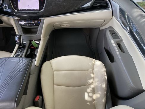 Used 2021 Cadillac XT6 Premium Luxury FWD image 16