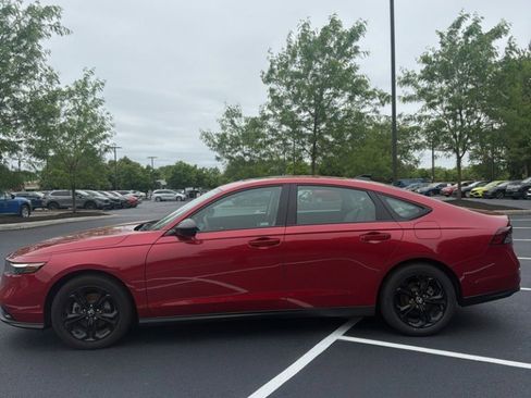 Certified 2025 Honda Accord SE image 5