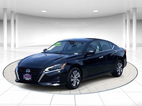 Certified 2025 Nissan Altima 2.5 S FWD image 1