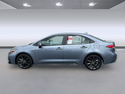 Used 2026 Toyota Corolla SE w/ SE Package FWD image 2
