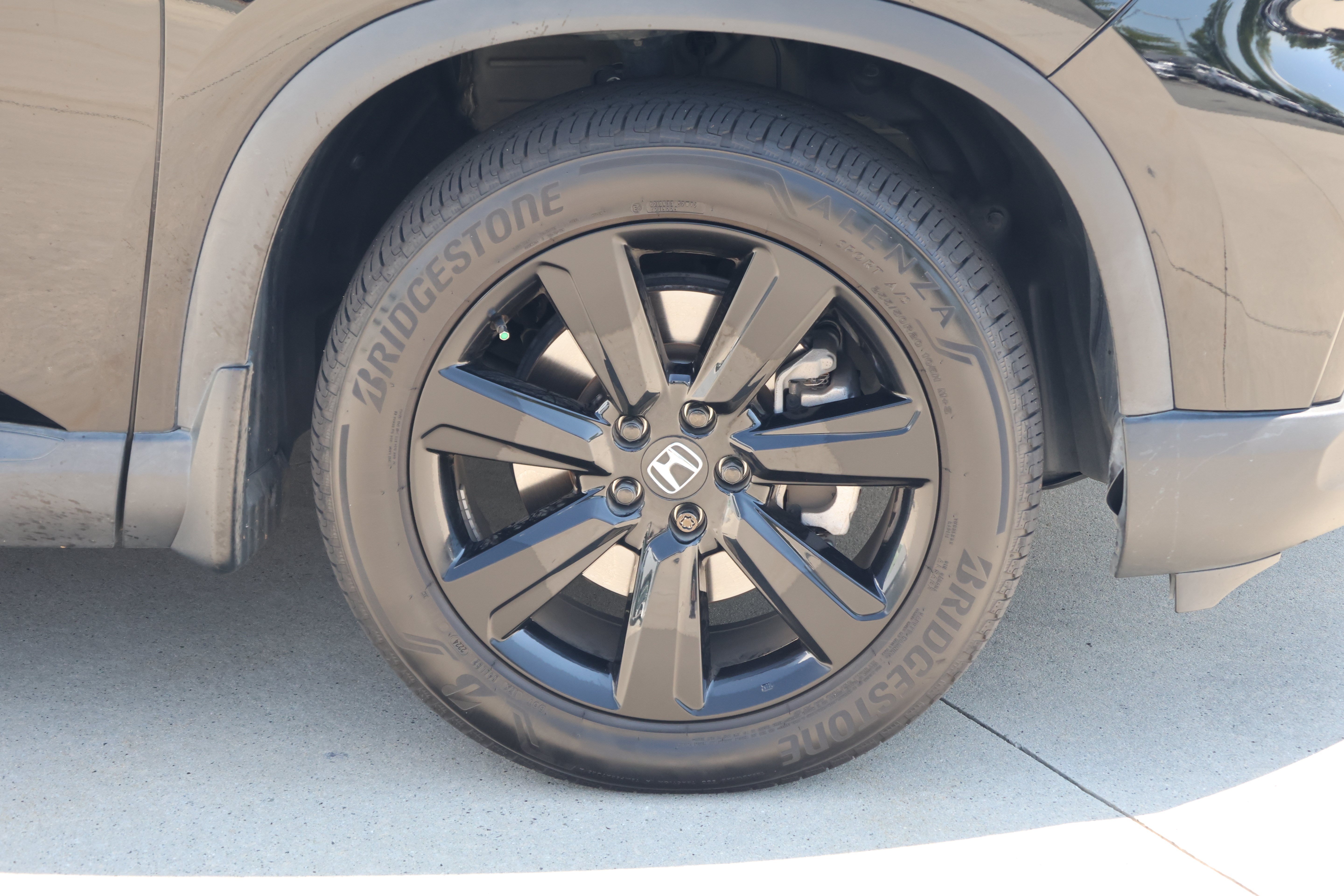 Used 2025 Honda Pilot Black Edition image 11