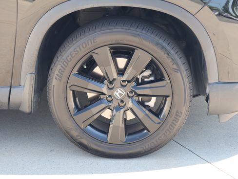 Used 2025 Honda Pilot Black Edition image 11