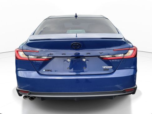 Used 2025 Toyota Camry SE w/ Convenience Package FWD image 6