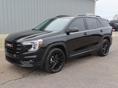 Used 2024 GMC Terrain SLT w/ Elevation Edition AWD/4WD image 6