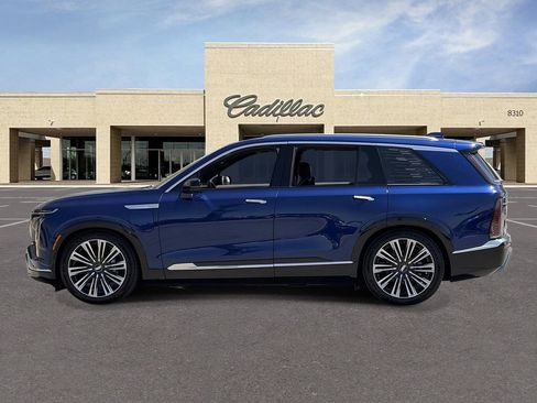 Used 2026 Cadillac Vistiq Premium Luxury w/ LPO, Floor Liner Package AWD/4WD image 8