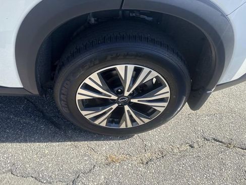 Used 2023 Nissan Rogue SV FWD image 12
