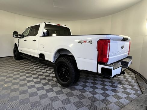 Used 2024 Ford F350 XLT image 3