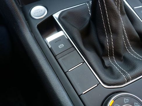 Certified 2022 Volkswagen Taos SE image 30