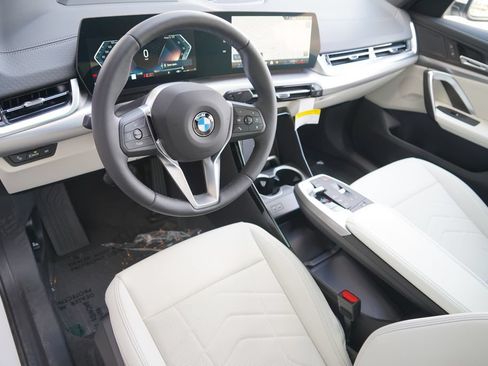 New 2027 BMW X2 xDrive28i AWD/4WD image 14