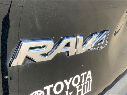 Used 2020 Toyota RAV4 XLE Premium AWD/4WD image 33