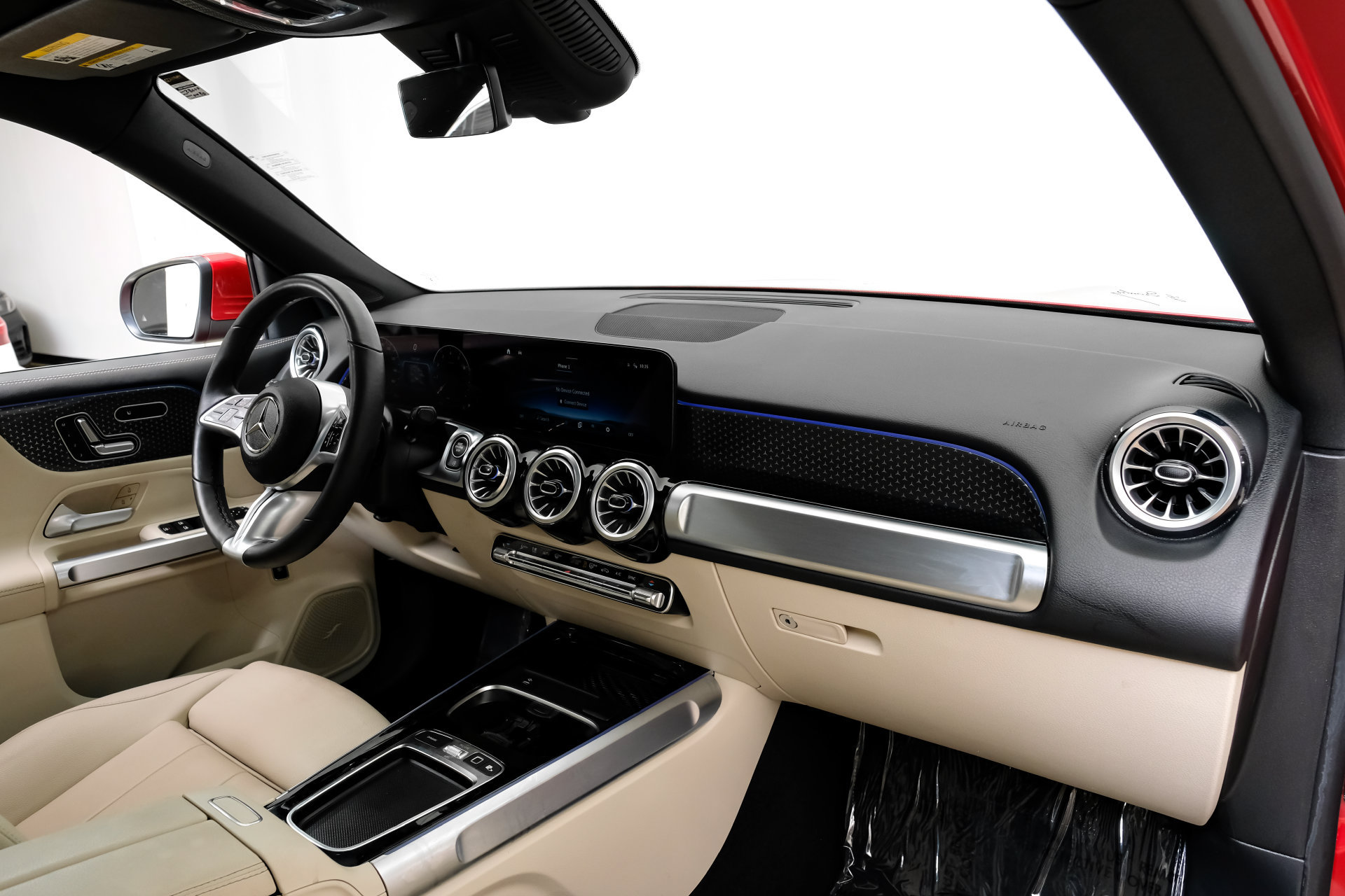 Used 2026 Mercedes-Benz GLB 250 w/ Exclusive Package image 17