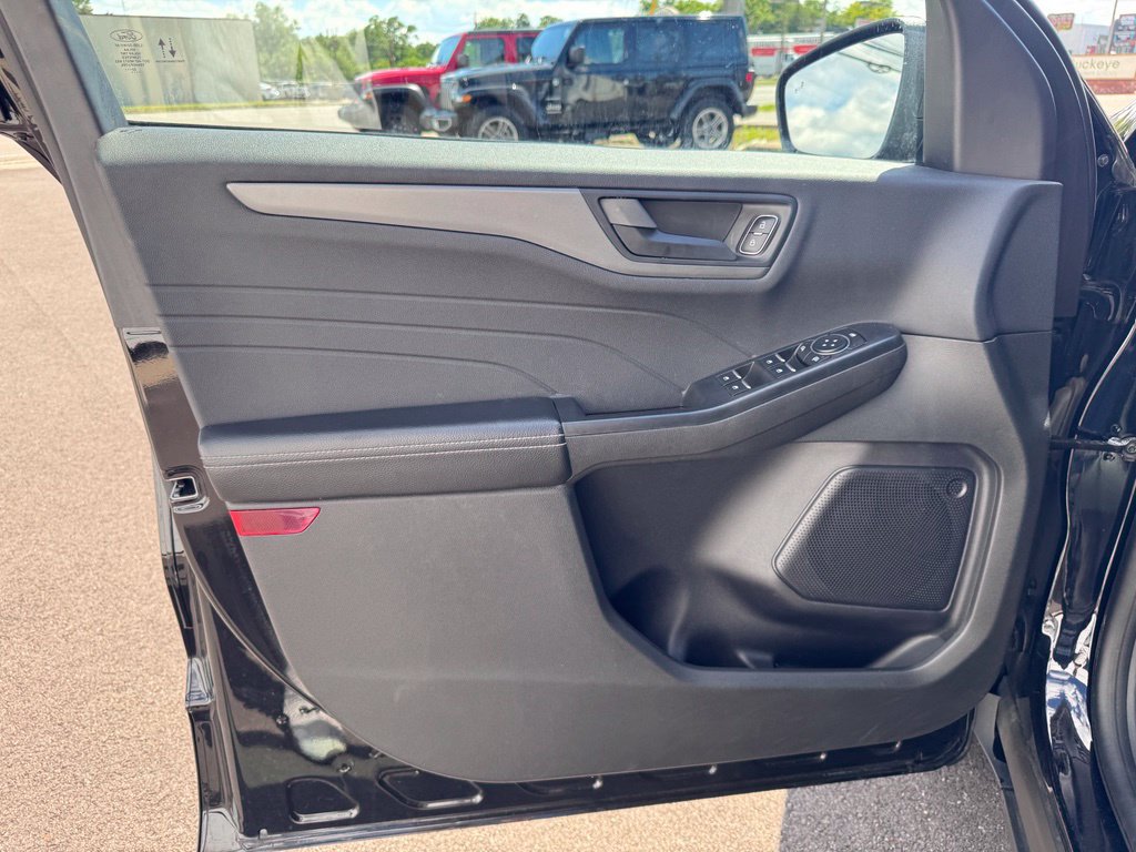 Used 2023 Ford Escape Active AWD/4WD image 9