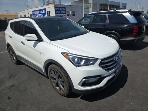 Used 2018 Hyundai Santa Fe Sport w/ 2.0T Ultimate Tech Package 05 AWD/4WD image 2
