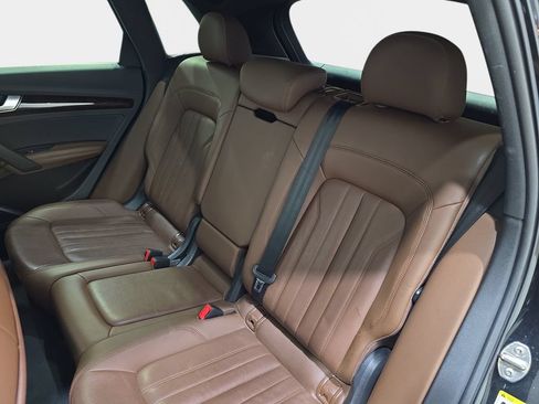 Used 2019 Audi Q5 Premium Plus w/ Premium Plus Package AWD/4WD image 17