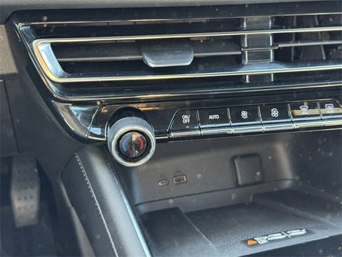 Certified 2025 Chevrolet Traverse LT image 17