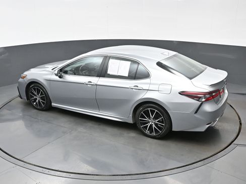 Used 2024 Toyota Camry SE FWD image 36