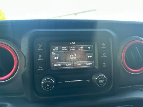 Used 2018 Jeep Wrangler Sport AWD/4WD image 21