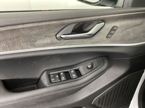 New 2025 Jeep Grand Cherokee L Limited w/ Black Appearance Package image 14