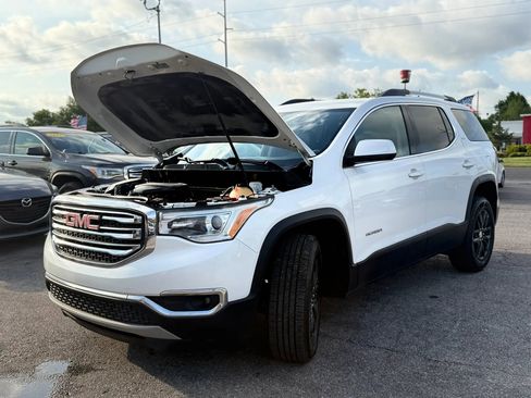 Used 2018 GMC Acadia SLT FWD image 16