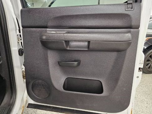 Used 2010 GMC Sierra 2500 SLE image 24