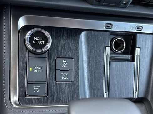 Used 2025 Lexus GX 550 image 44