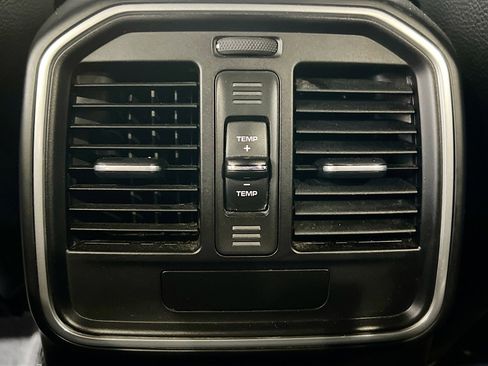 Used 2017 Porsche Macan image 18