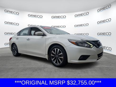 Used 2017 Nissan Altima 2.5 SL w/ Technology Package image 1