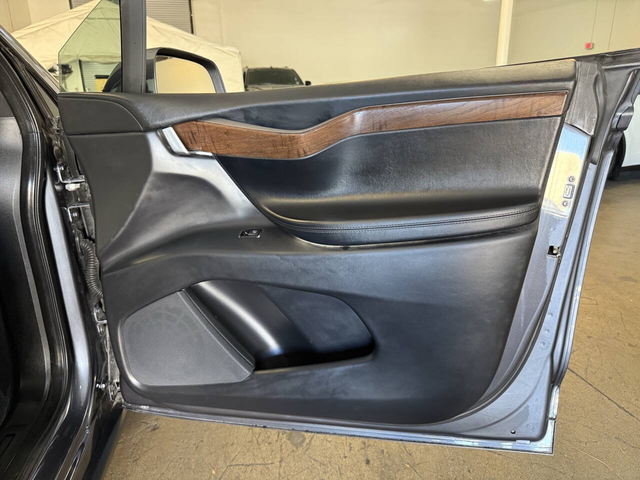 Used 2020 Tesla Model X Long Range AWD/4WD image 30