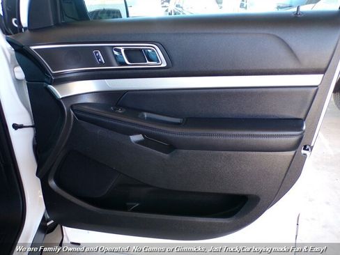 Used 2017 Ford Explorer XLT w/ Equipment Group 202A FWD image 24