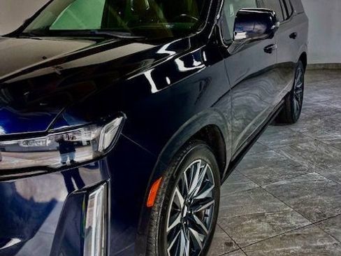 Used 2021 Cadillac Escalade Sport Platinum image 9