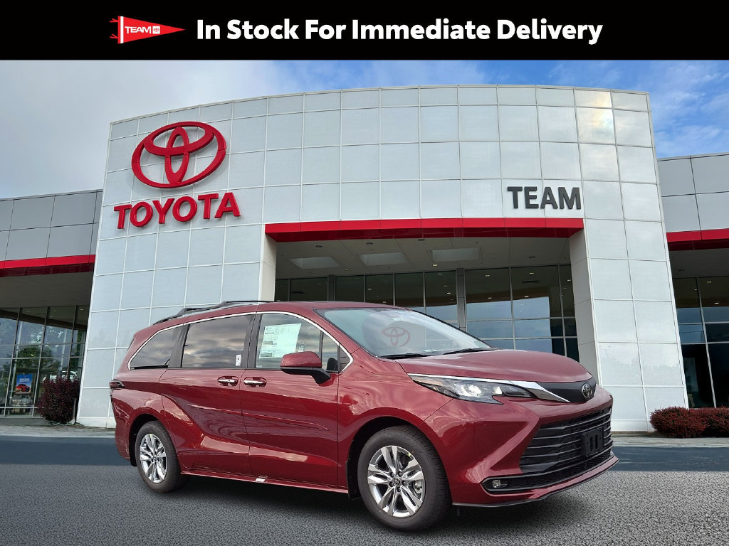 New 2026 Toyota Sienna XLE AWD/4WD image 1
