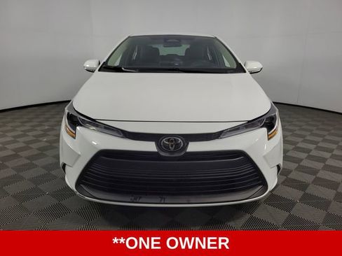 Used 2025 Toyota Corolla LE image 6