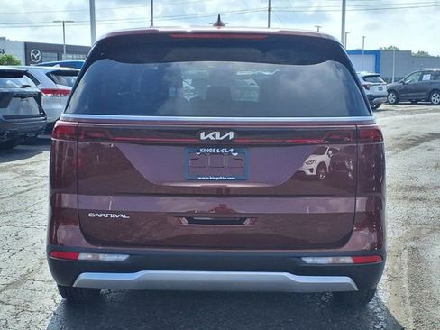 Certified 2024 Kia Carnival LX image 5