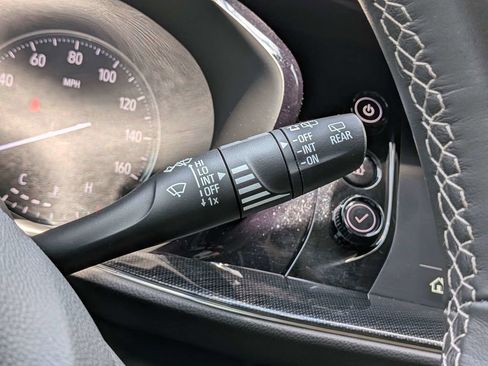Used 2023 Buick Envision Essence FWD image 32
