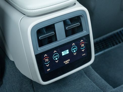 Used 2025 Porsche Taycan 4S image 35